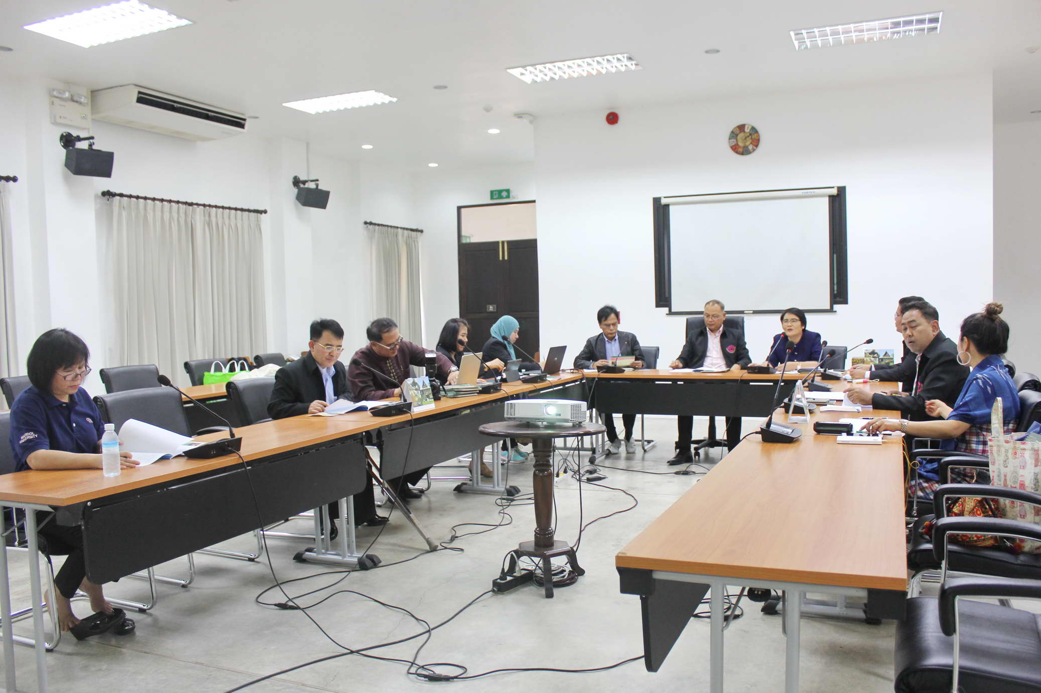 ให้การต้อนรับคณะกรรมการบริหารที่ประชุมสภาข้าราชการ พนักงาน และลูกจ้างมหาวิทยาลัยแห่งประเทศไทย