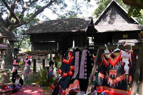 งานแอ่วเฮือน เยือนผญา พิพิธภัณฑ์มีชีวิต วิถีชีวิตล้านนา 2556