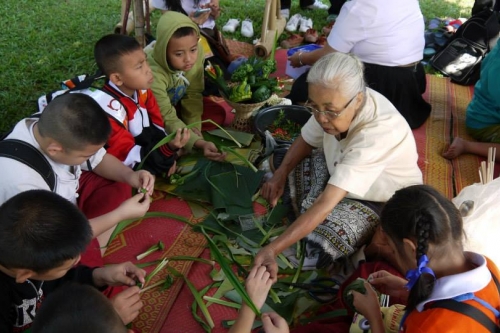 งานแอ่วเฮือน เยือนผญา พิพิธภัณฑ์มีชีวิต วิถีชีวิตล้านนา 2556