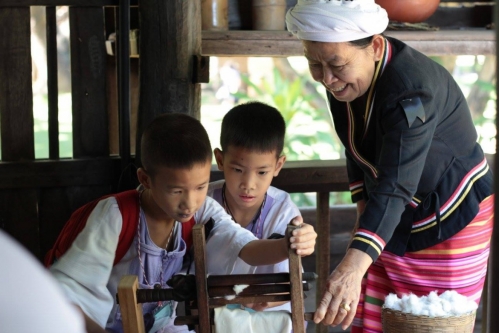 งาน “แอ่วเฮือน เยือนผญา” พิพิธภัณฑ์มีชีวิต : วิถีชีวิต ประเพณี วัฒนธรรม ชนเผ่า และชาติพันธุ์ล้านนา   2559