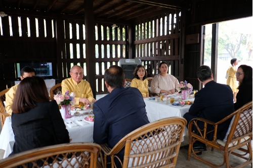 ร่วมต้อนรับอุปทูตรักษาการเอกอัครราชทูตสหรัฐอเมริกาประจำประเทศไทย และคณะ