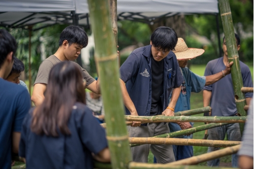 การสร้างเรือนเครื่องผูก ภายใต้กิจกรรม - Building a bamboo house of the “Artisans Talk” woodworking and traditional kruang puuk house construction workshop