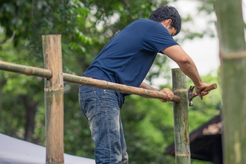 การสร้างเรือนเครื่องผูก ภายใต้กิจกรรม - Building a bamboo house of the “Artisans Talk” woodworking and traditional kruang puuk house construction workshop