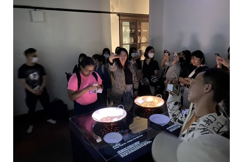 นักศึกษา Nanyang Tecnological University เเละ National University of Singapore เข้าศึกษาข้อมูลด้านศิลปวัฒนธรรม ณ พิพิธภัณฑ์เรือนโบราณล้านนา มช.