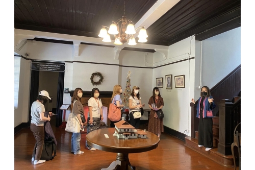 นักศึกษาภายใต้โครงการ Kobe Womens University เข้าศึกษาเเละเรียนรู้งานด้านศิลปวัฒนธรรม ณ พิพิธภัณฑ์เรือนโบราณล้านนา มช.