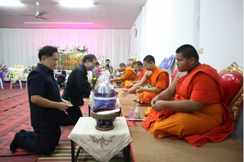 ร่วมเป็นเจ้าภาพในพิธีบำเพ็ญกุศลศพและสวดพระอภิธรรม นางรุจิรา คอทอง อดีตเลขานุการสำนักส่งเสริมศิลปวัฒนธรรมและล้านนาสร้างสรรค์