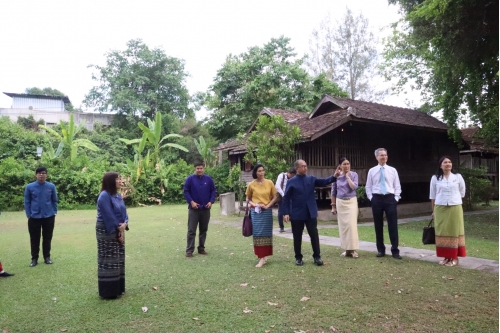 รับมอบเครื่องดนตรีไทย ซอด้วงงาช้าง และอุปกรณ์ดนตรีไทยงาช้าง 