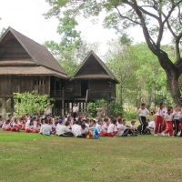 คณะครูและนักเรียนจากโรงเรียนดาราวิทยาลัย เยี่ยมชมพิพิธภัณฑ์เรือนโบราณล้านนา มช.