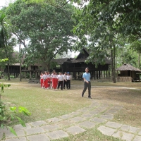 คณะครูและนักเรียนจากโรงเรียนดาราวิทยาลัย เยี่ยมชมพิพิธภัณฑ์เรือนโบราณล้านนา มช.