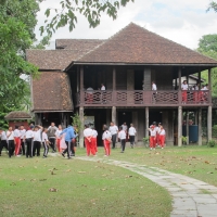 คณะครูและนักเรียนจากโรงเรียนดาราวิทยาลัย เยี่ยมชมพิพิธภัณฑ์เรือนโบราณล้านนา มช.