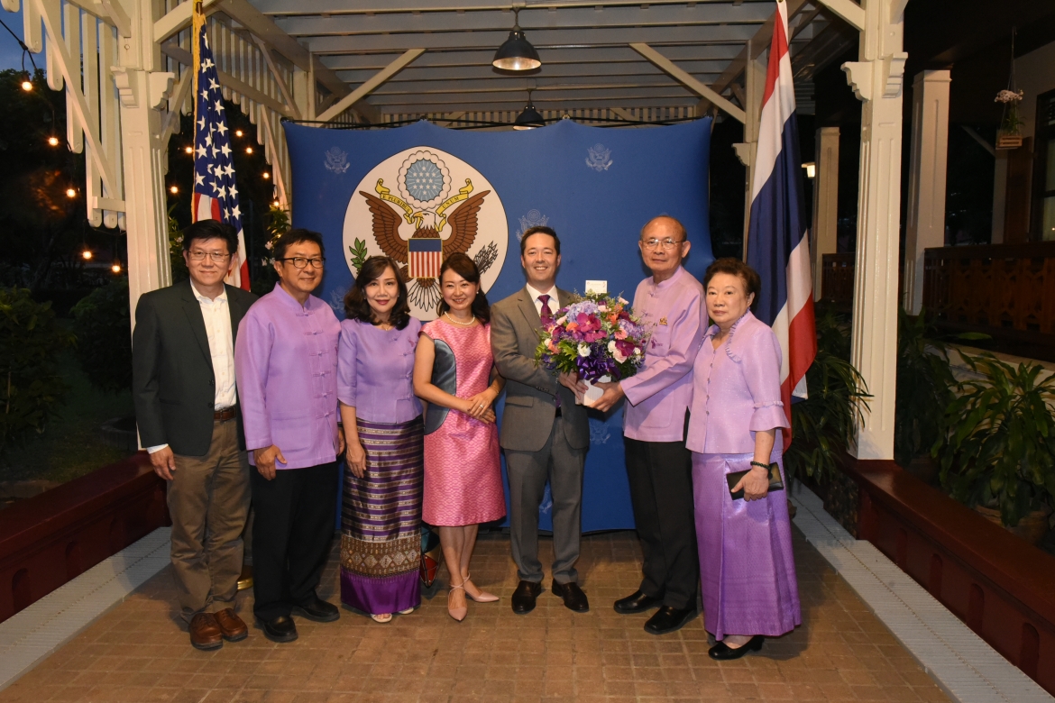 ร่วมงานเลี้ยงต้อนรับ Mr.Sean K. O’Neil กงสุลใหญ่สหรัฐอเมริกาประจำจังหวัดเชียงใหม่ และ Ms. Sachiko Kubo ในโอกาสเข้ารับตำแหน่งใหม่