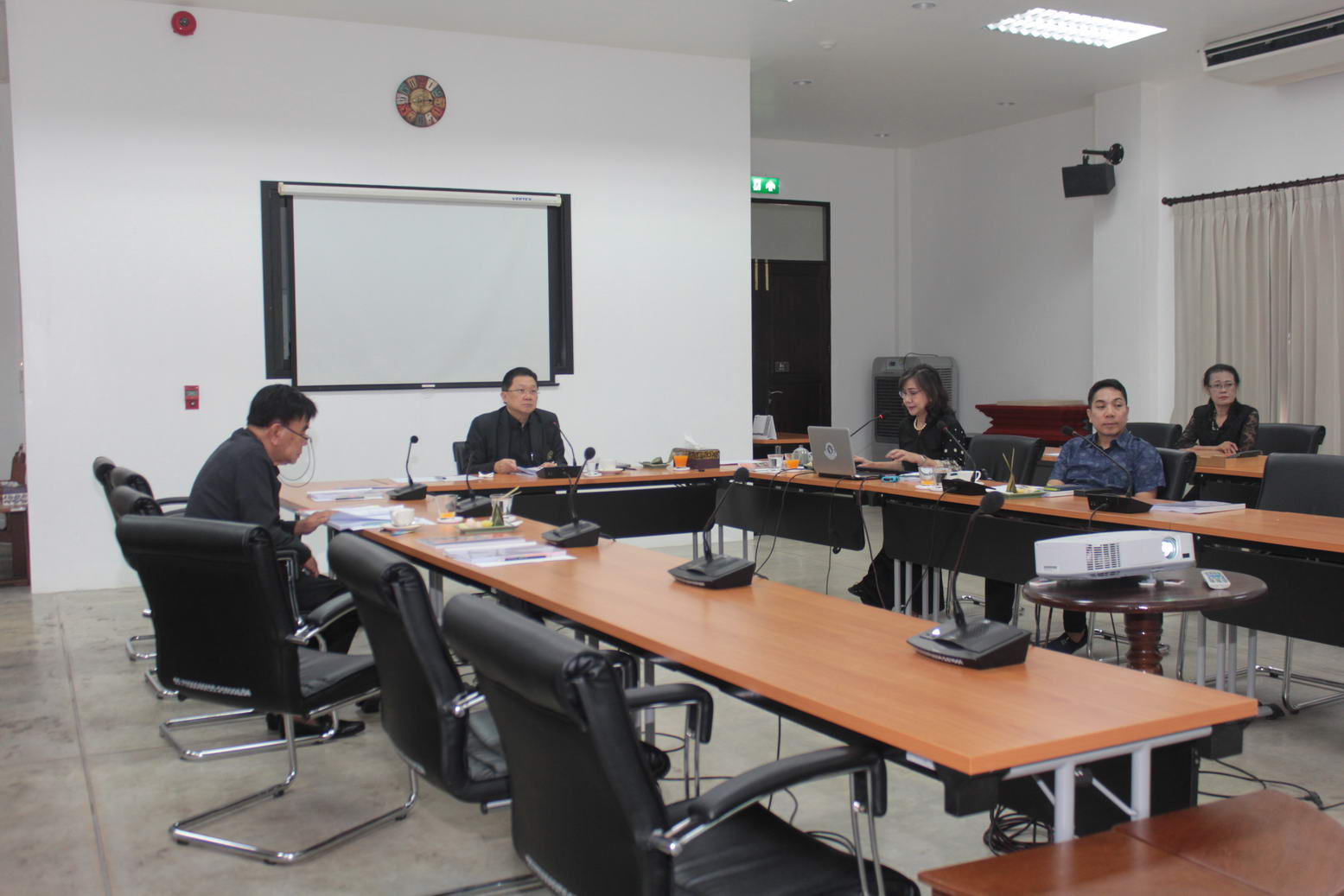 การประชุมคณะกรรมการอำนวยการประจำสำนักส่งเสริมศิลปวัฒนธรรม ครั้งที่ 2/2559