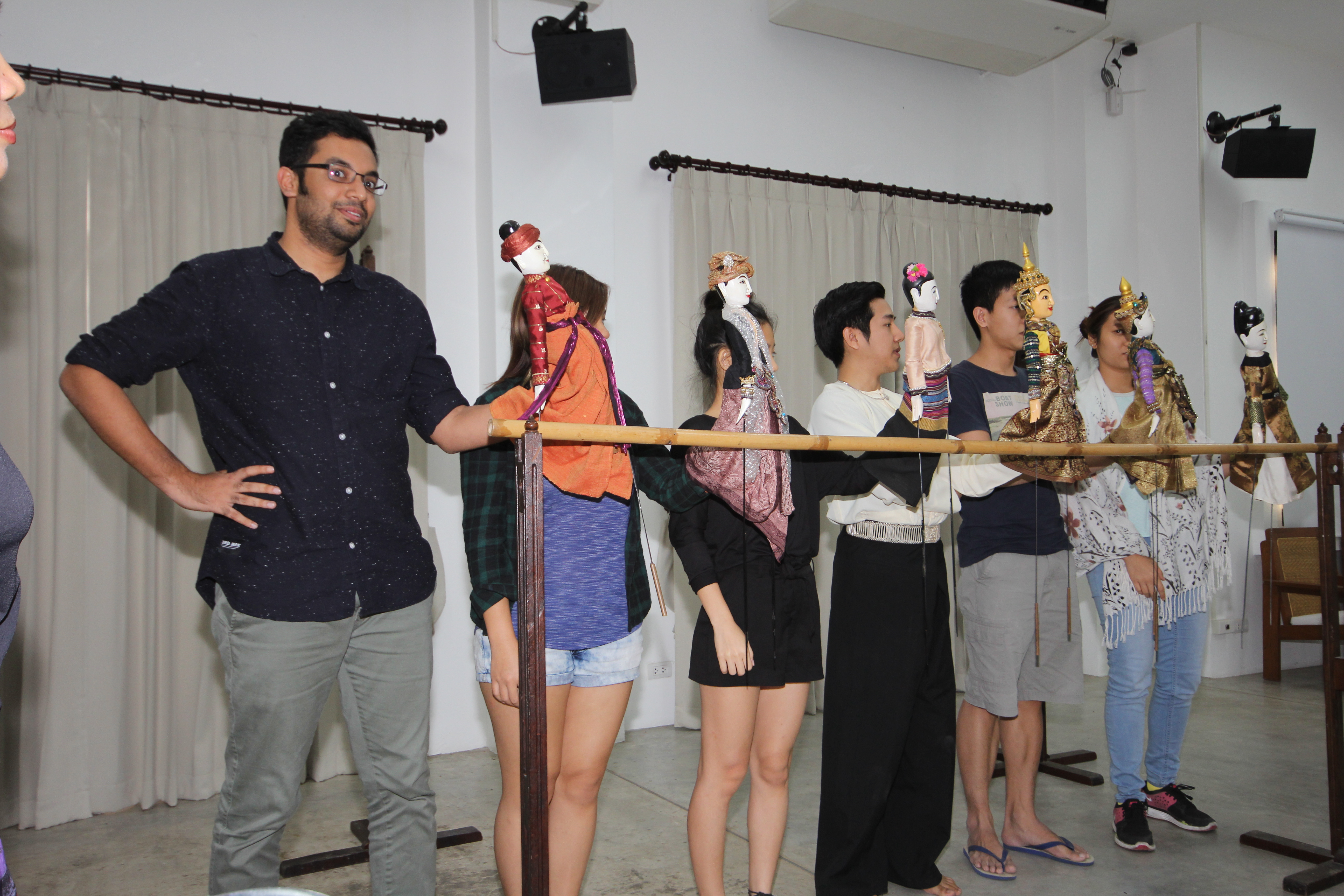 ผู้อำนวยการสำนักส่งเสริมศิลปวัฒนธรรม ให้เกียรติเป็นวิทยากรบรรยายในหัวข้อ Introduction to Thai Dancing - Introduction to Thai Puppetry และ Thai Lanna Dancing 